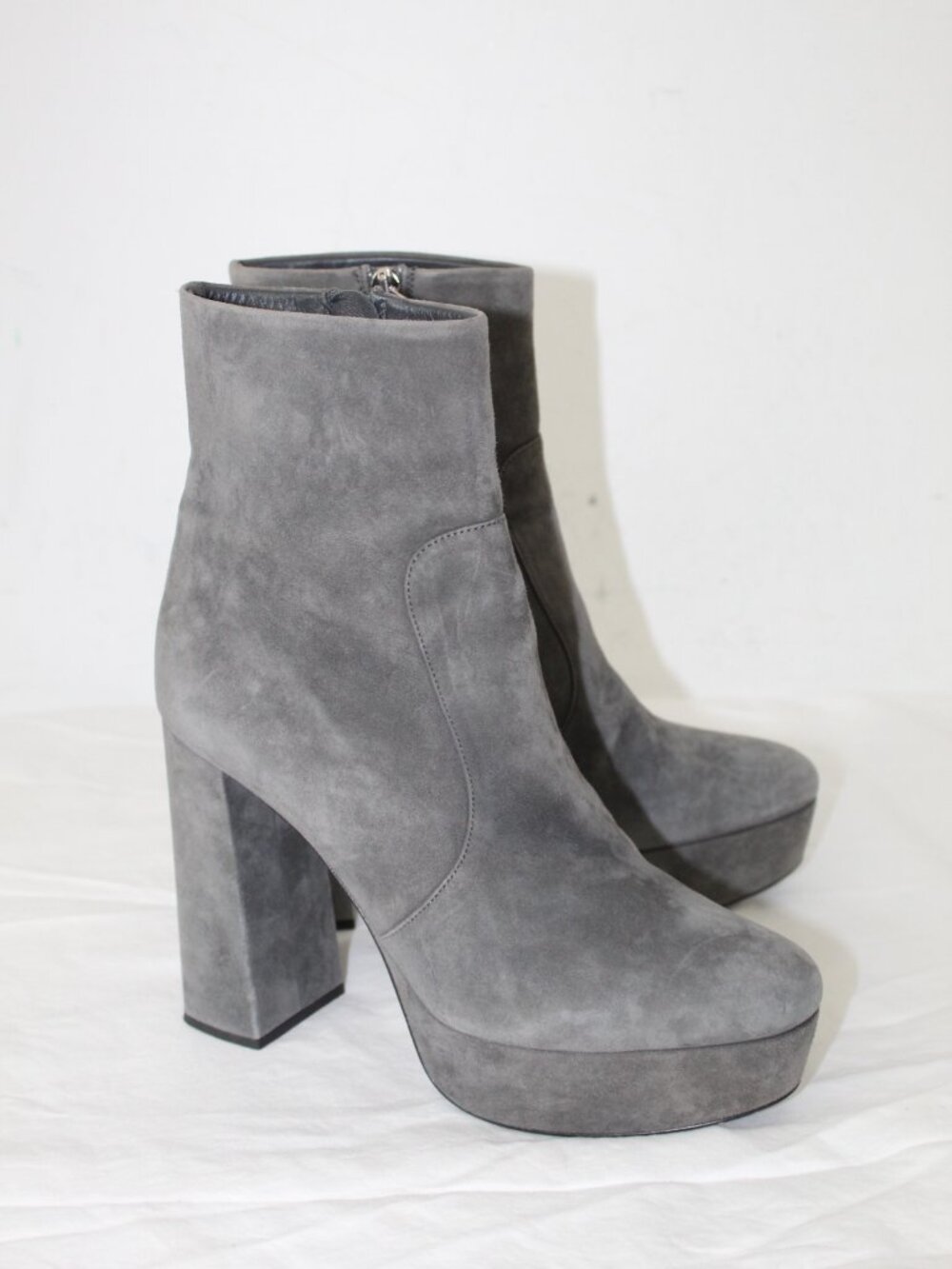 PRADA Grey Suede Leather Booties Side Zip Ankle Heel Boots Heeled Les Lianna 39